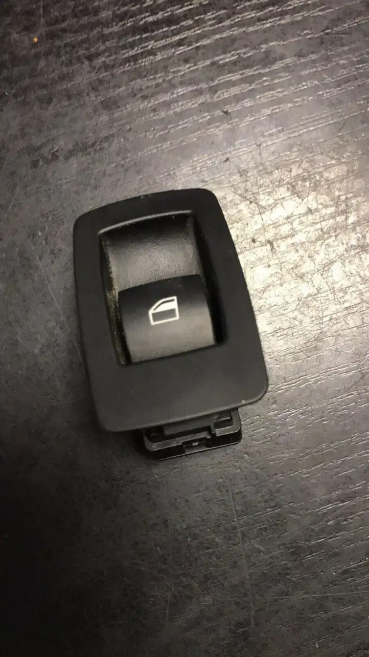 BMW 3 E90 E91 (2005 - 2012) 6945874 Кнопка стеклоподъемников — фото 1