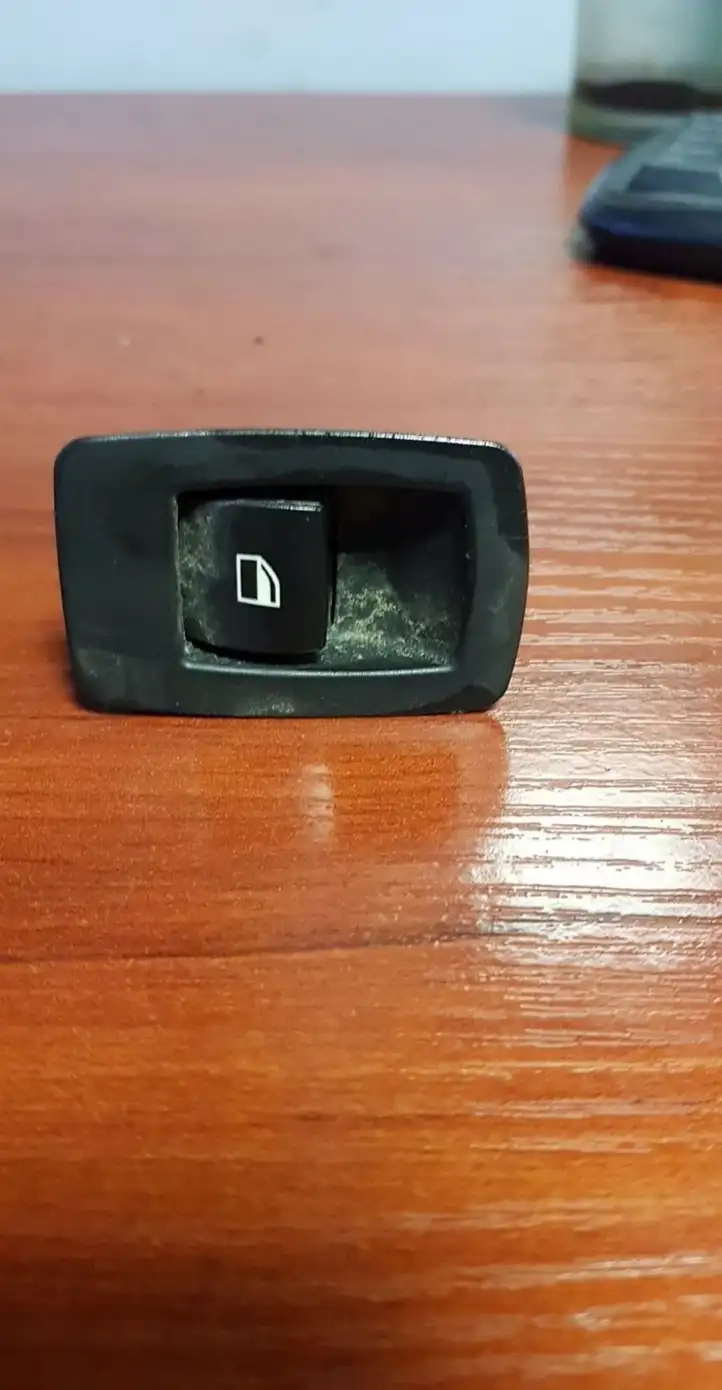 BMW 3 E90 E91 (2005 - 2012) 6945874 Кнопка стеклоподъемников — фото 1