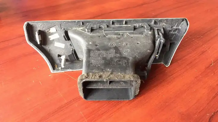 BMW 3 E90 E91 (2005 - 2012) 9151168 Боковой воздушный дефлектор — фото 2