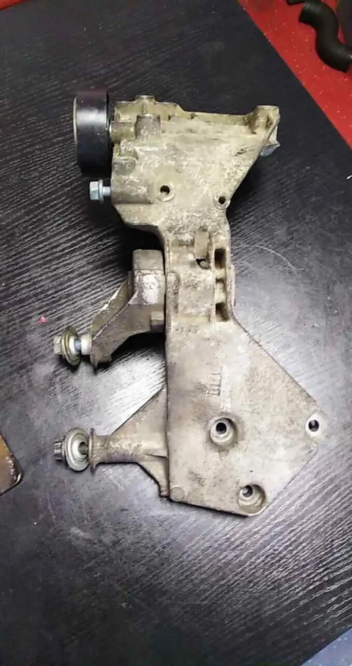 Mercedes-Benz A W168 (1997 - 2004) 6682020540 Кронштейн двигателя — фото 2