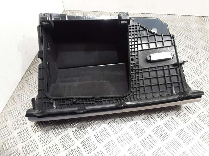 BMW 5 F10 F11 (2009 - 2016)  51169166683 Комплект ящика для вещей (бардачка)