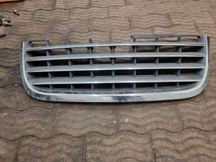 Chrysler Voyager (2007 - 2010)  05113127AA Передняя решётка