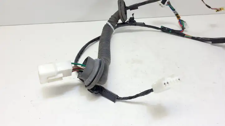 Subaru Forester SH (2008 - 2013)  81823SC010 Проводка задних дверей