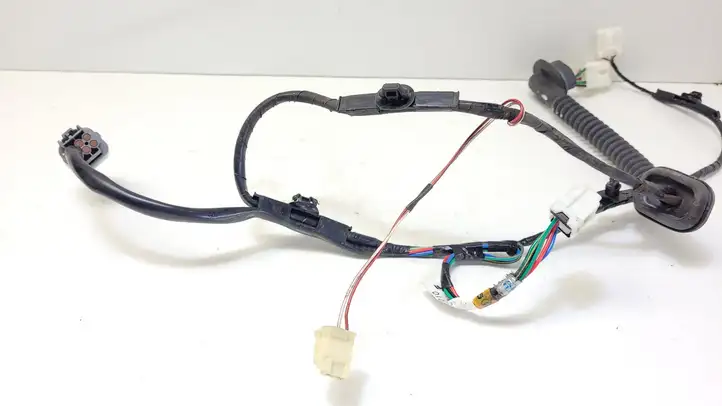 Subaru Forester SH (2008 - 2013)  81823SC010 Проводка задних дверей