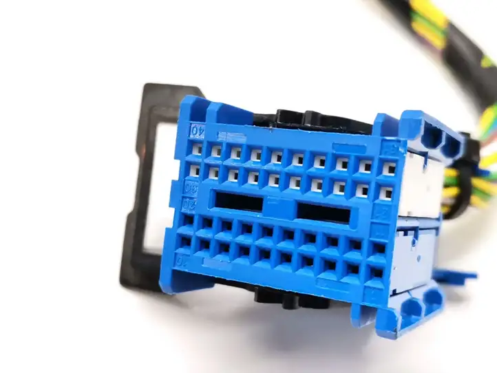 Peugeot 208 (2019 - )  KF072003179 Другой проводник