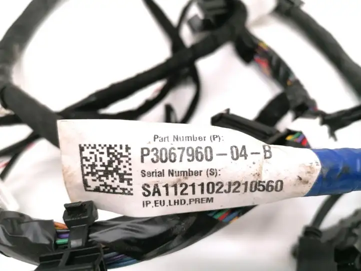 Tesla Model Y (2019 - 2024) 3067960-04-B Прочая электропроводка — фото 3