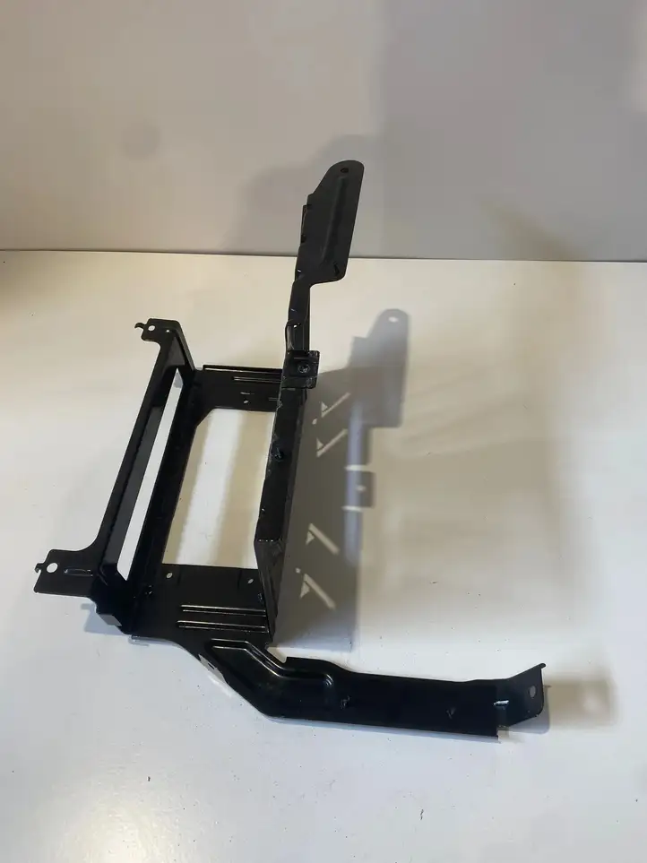 BMW X5 E70 (2006 - 2013) 36810216 Кронштейн усилителя звука — фото 2