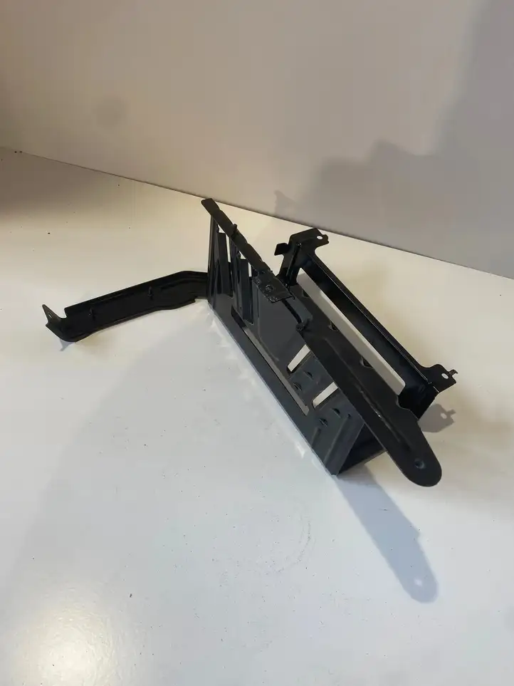 BMW X5 E70 (2006 - 2013) 36810216 Кронштейн усилителя звука — фото 3