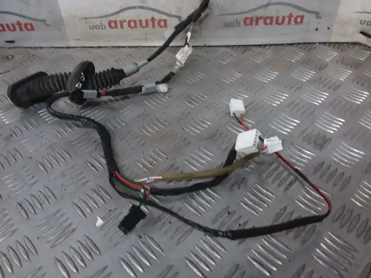 Toyota RAV 4 (XA30) (2006 - 2016) 8215342100G Проводка задней двери — фото 4