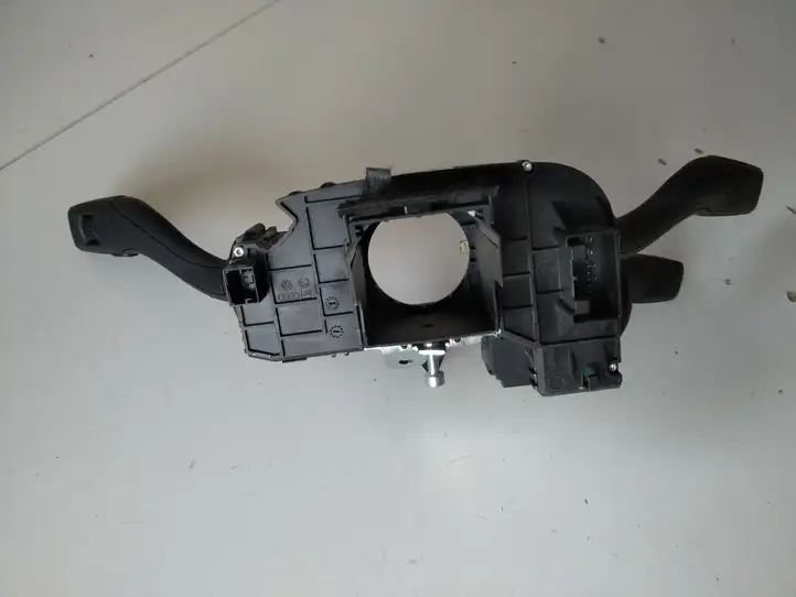 Seat Exeo (3R) (2008 - 2013) Датчик угла поворота руля — фото 4