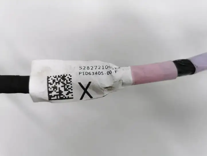 Tesla Model X (2015 - 2021) 1063405-00-F Прочая электропроводка — фото 2