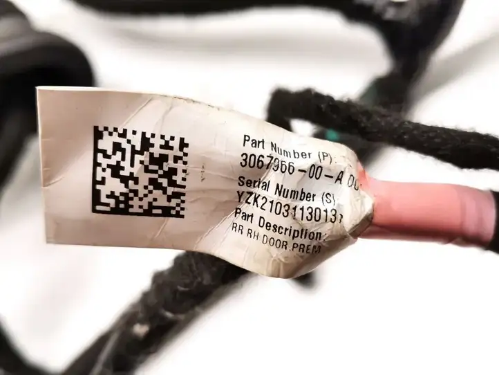 Tesla Model 3 (2017 - 2023) 3067966-00-A Прочая электропроводка — фото 3