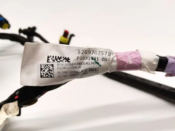 Tesla Model X (2015 - 2021) 1032441-00-G Прочая электропроводка — фото 2