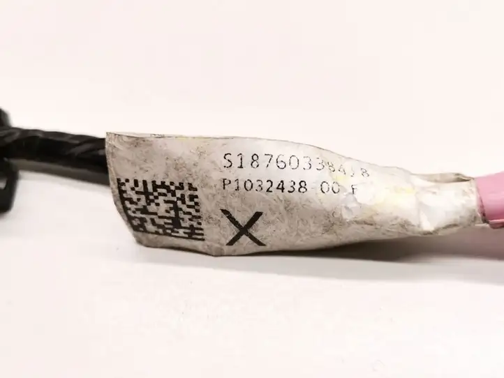 Tesla Model X (2015 - 2021) 103243800F Прочая электропроводка — фото 2