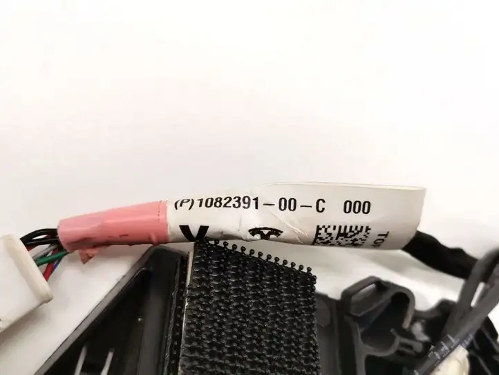 Tesla Model X (2015 - 2021) 1082391-00-C Прочая электропроводка — фото 3