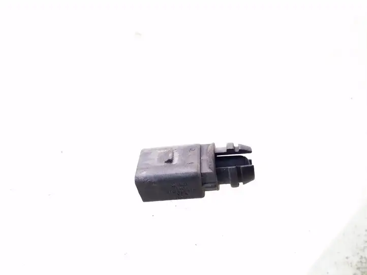 Volkswagen PASSAT B6 (2005 - 2010)  8Z0820535 Датчик наружной температуры