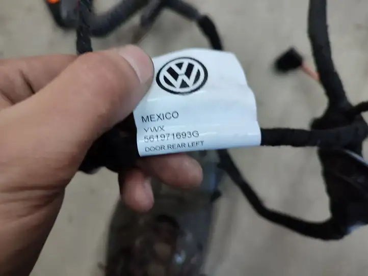 Volkswagen PASSAT B7 USA (2012 - 2016) 561971693G Проводка задней двери — фото 3