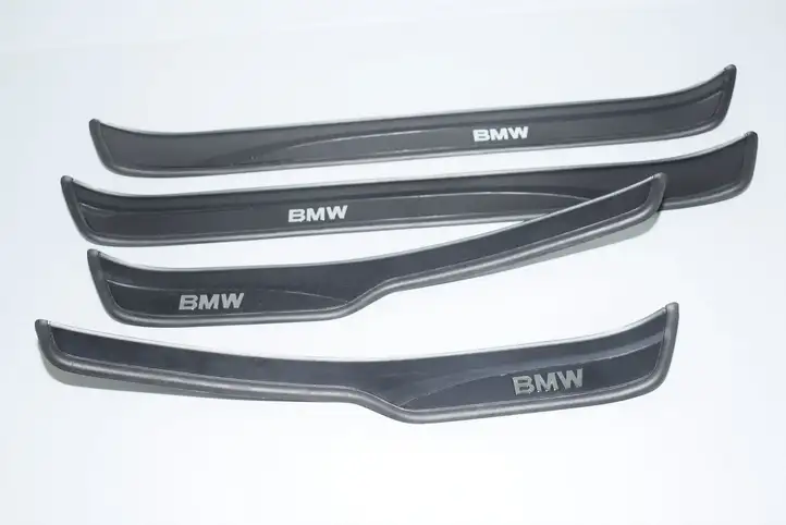 BMW 3 E90 E91 (2005 - 2012) Внутренняя отделка переднего порога — фото 1
