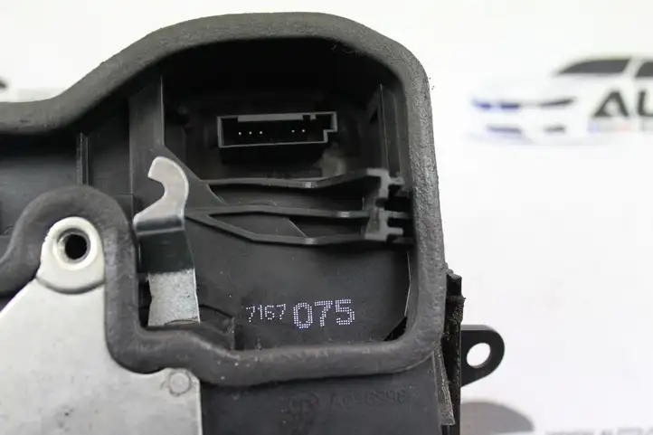 BMW 3 F30 F35 F31 (2012 - 2018) 7167075 Замок задней двери — фото 2