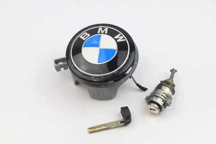 BMW M6 E63/E64 (2004 - 2010) 7061327 Замок крышки багажника — фото 1