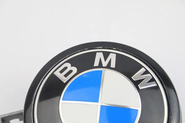 BMW M6 E63/E64 (2004 - 2010) 7061327 Замок крышки багажника — фото 4