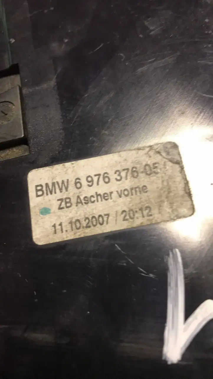 BMW 5 E60 E61 (2004 - 2010) 6976376 Передняя пепельница — фото 4