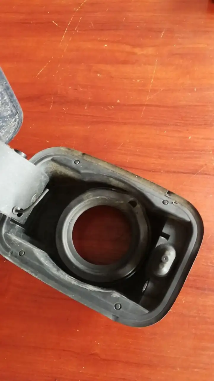 BMW 5 E60 E61 (2004 - 2010) 7183712 Крышка топливного бака — фото 3