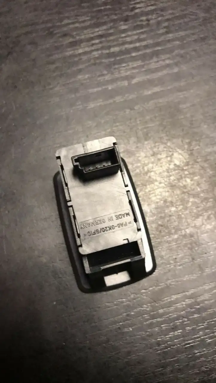 BMW 3 E90 E91 (2005 - 2012) 6945874 Кнопка стеклоподъемников — фото 2