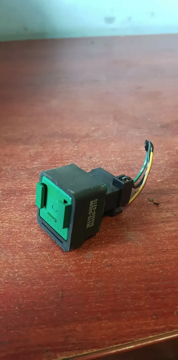 Suzuki Liana (2004 - 2007) 3861054g00 Другое реле — фото 1