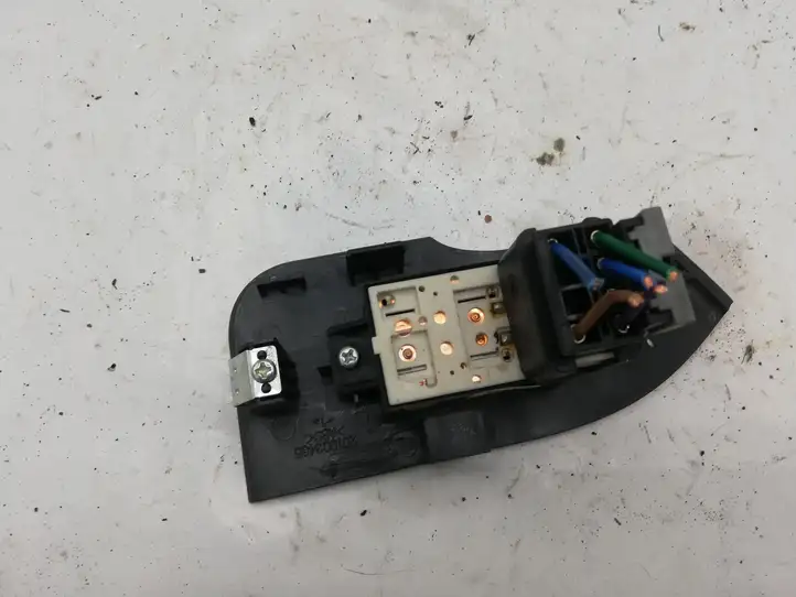 Chevrolet Captiva (2006 - 2011) 201003485 Блок кнопок стеклоподъемников — фото 3