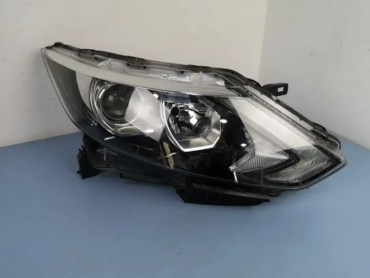 Nissan Qashqai (2013 - 2017) 260104EH2A Передняя фара — фото 1