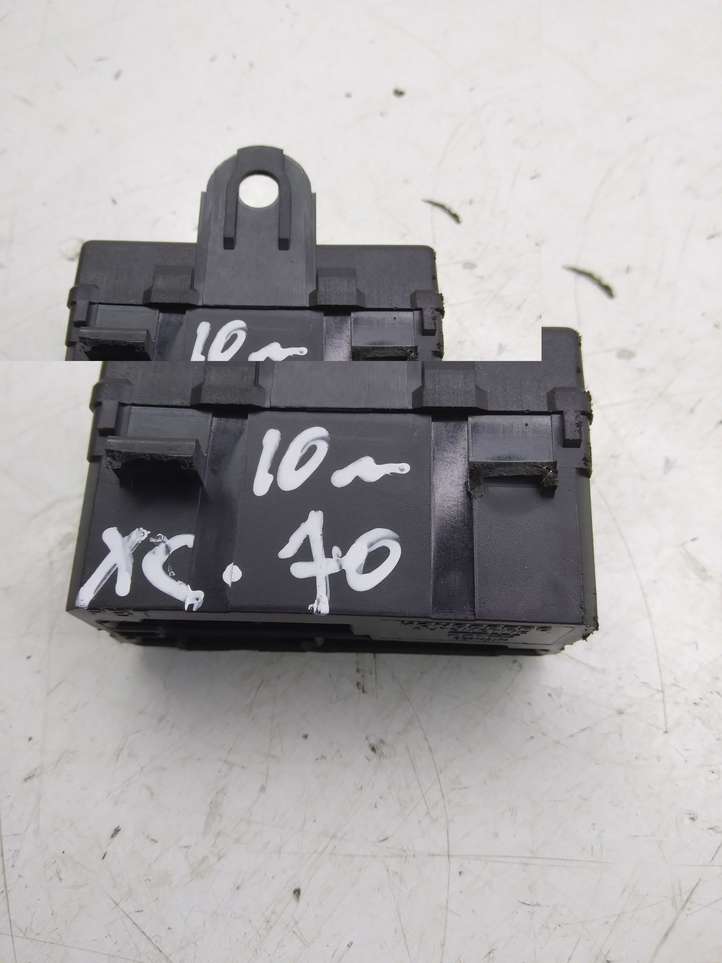 Volvo XC70 (2007 - 2013)  31268908 Реле обогрева