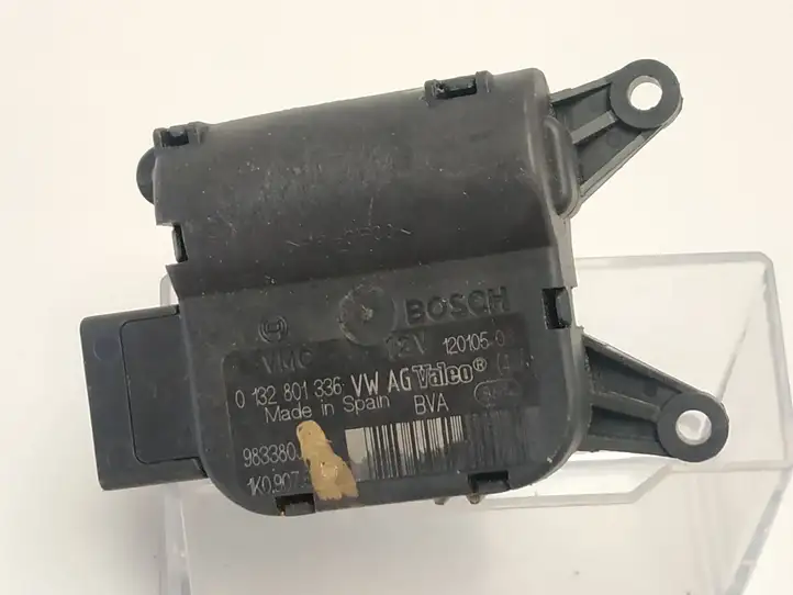 Volkswagen Golf V (2003 - 2009) 0132801336 Двигатель задвижки потока воздуха — фото 1
