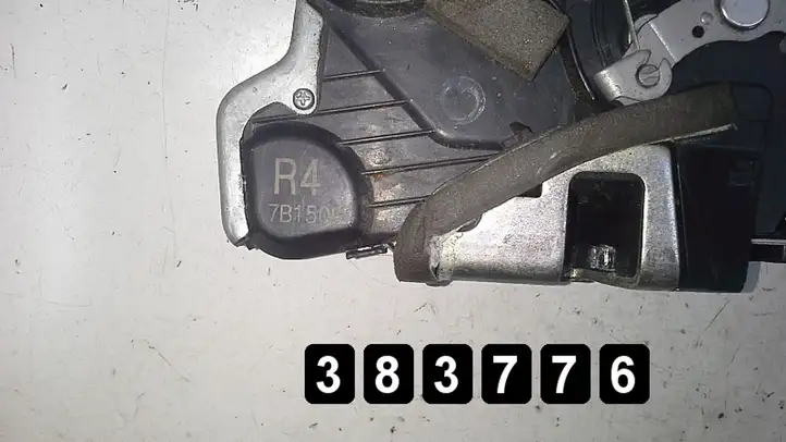 Toyota Auris 150 (2006 - 2012) Замок ручки двери — фото 5