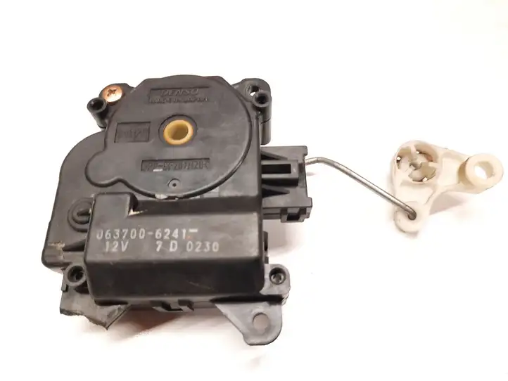 Toyota Avensis T220 (2000 - 2003) 9637006241 Двигатель задвижки потока воздуха — фото 2