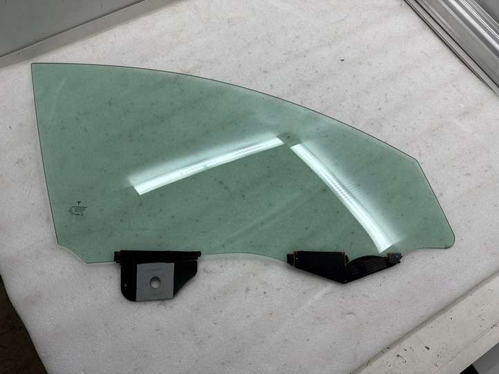 Tesla Model Y (2019 - 2024)  E000472 Основное стекло передних дверей (четырехдверного автомобиля)