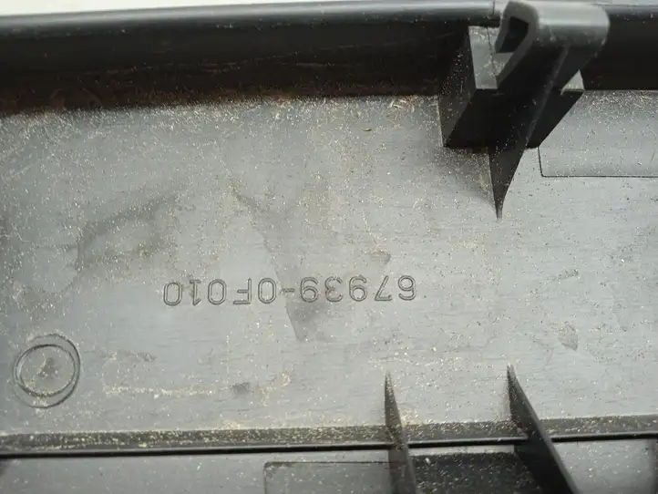 Toyota Corolla Verso AR10 (2004 - 2009) 679390F010 Прочие детали салона — фото 4