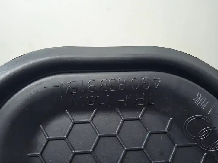 Audi A6 C7 (2011 - 2014) 4G0839915 Прочая отделка задней двери — фото 3