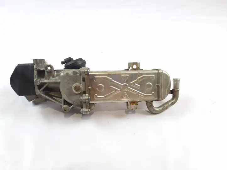 Volkswagen PASSAT B7 (2011 - 2014) 03L131512DQ Охладитель клапана EGR — фото 1