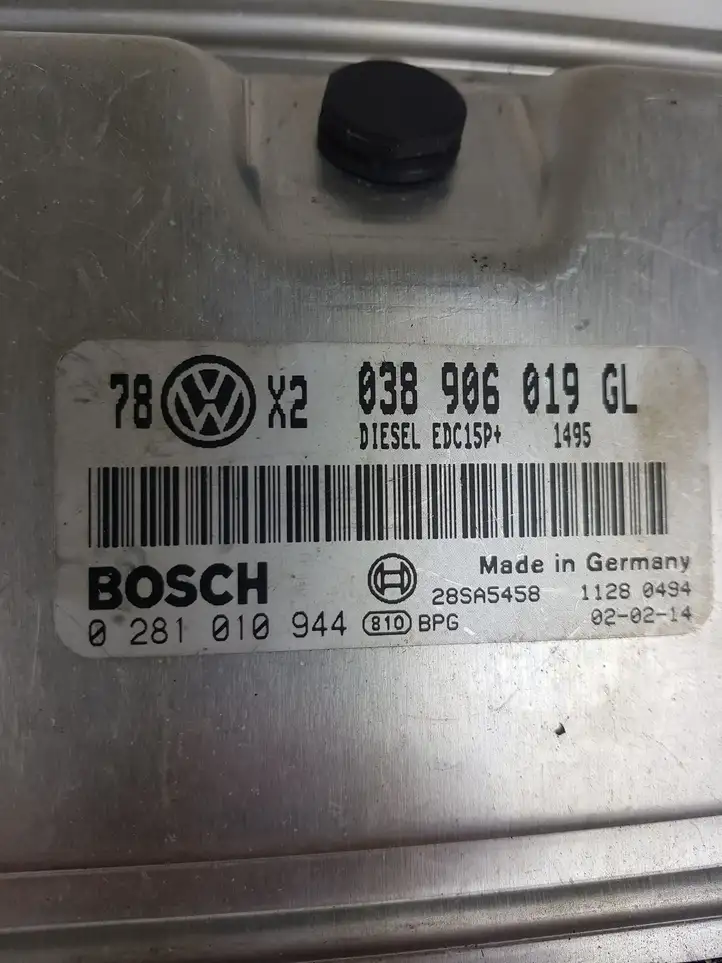 Volkswagen PASSAT B5.5 (2001 - 2005) Блок управления двигателем (ЭБУ) — фото 4