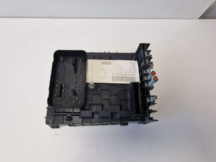 Volkswagen Tiguan (2007 - 2011)  1K0937800BF Блок предохранителей