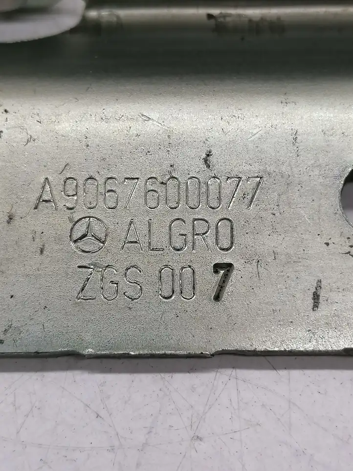 Mercedes-Benz (2008 - ) A9067600077 Петля замка задней двери — фото 3
