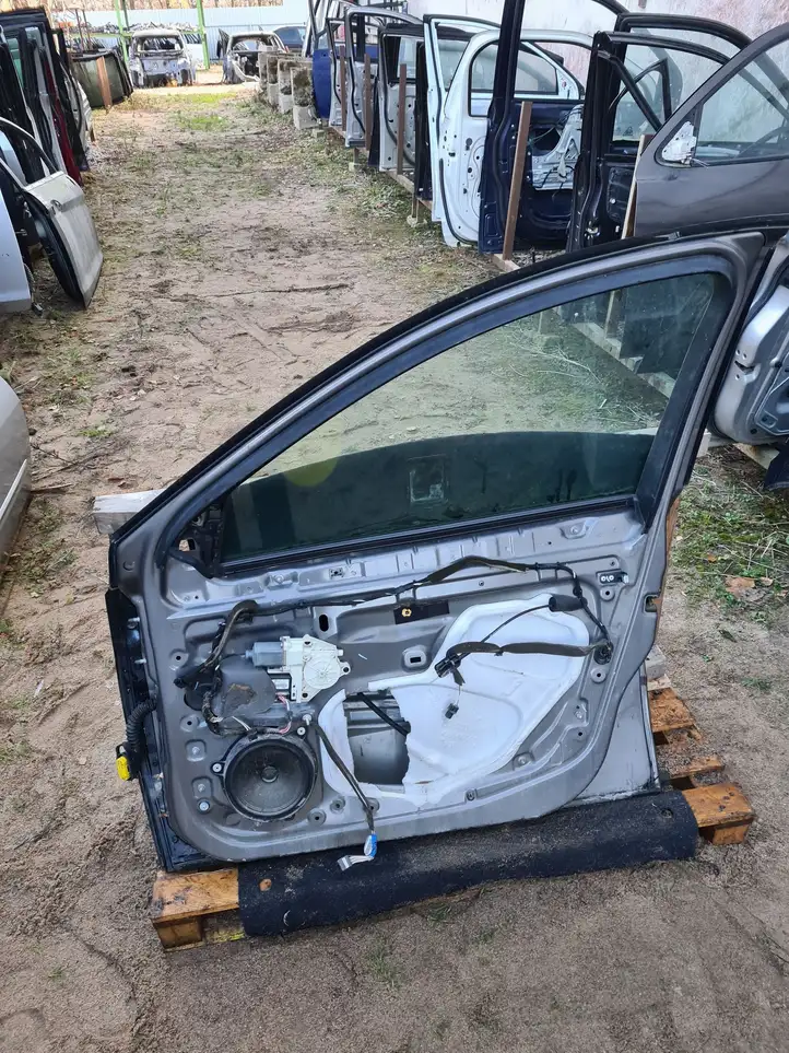 Renault Laguna III (2007 - 2015) Дверь — фото 4