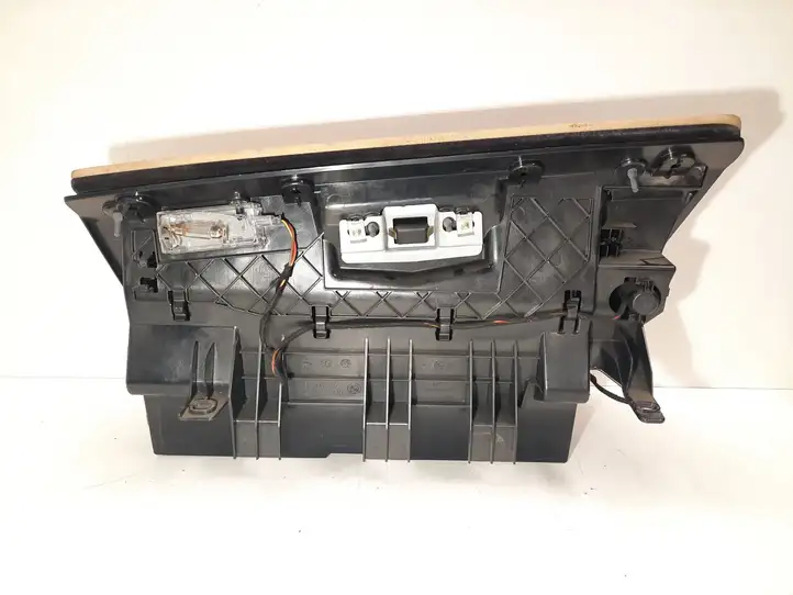 BMW 3 E90 E91 (2005 - 2012) 7075479 Вещевой ящик — фото 2