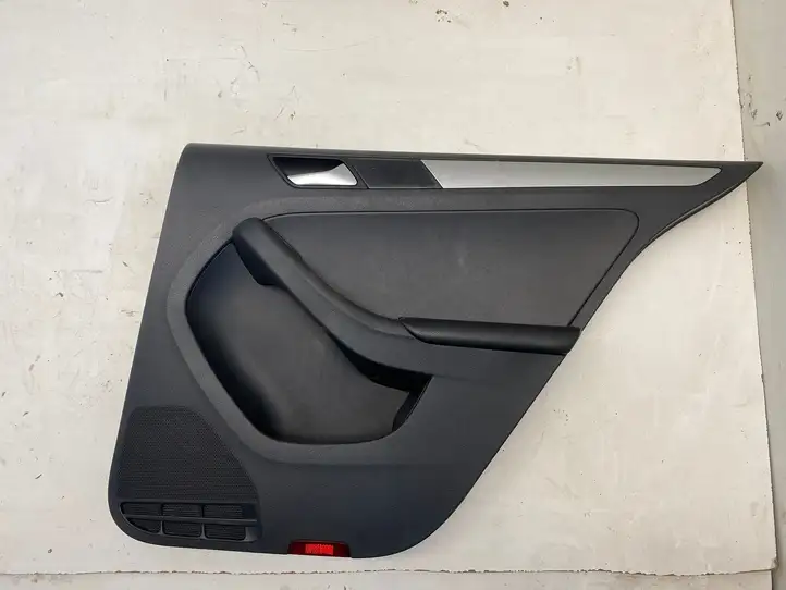 Volkswagen Jetta VI (2011 - 2018) 5C6867212 Обшивка задней двери — фото 1