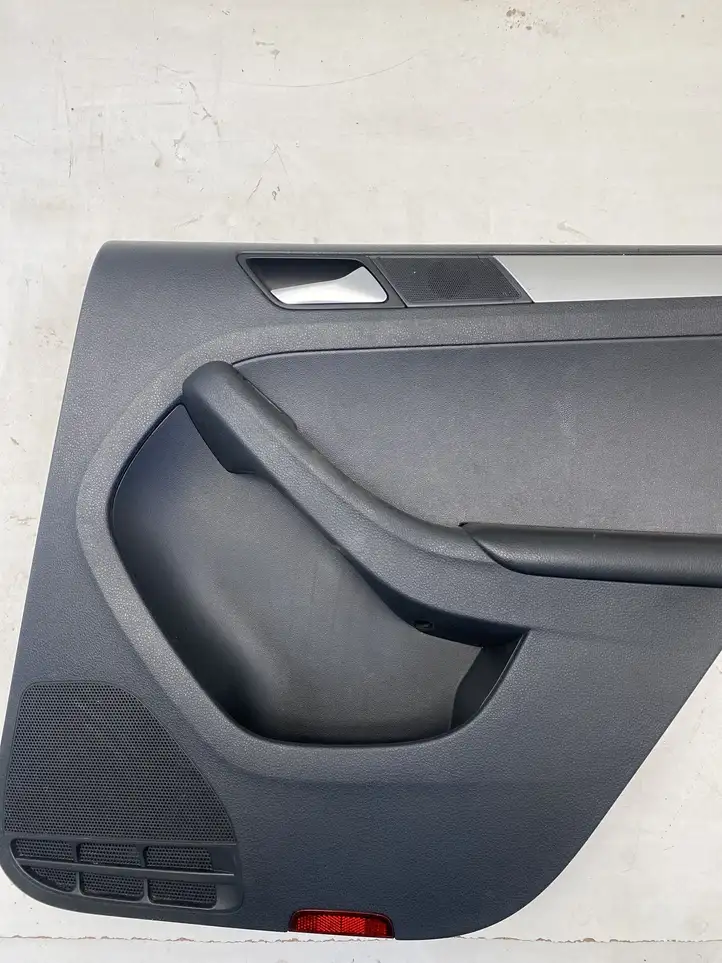 Volkswagen Jetta VI (2011 - 2018) 5C6867212 Обшивка задней двери — фото 2
