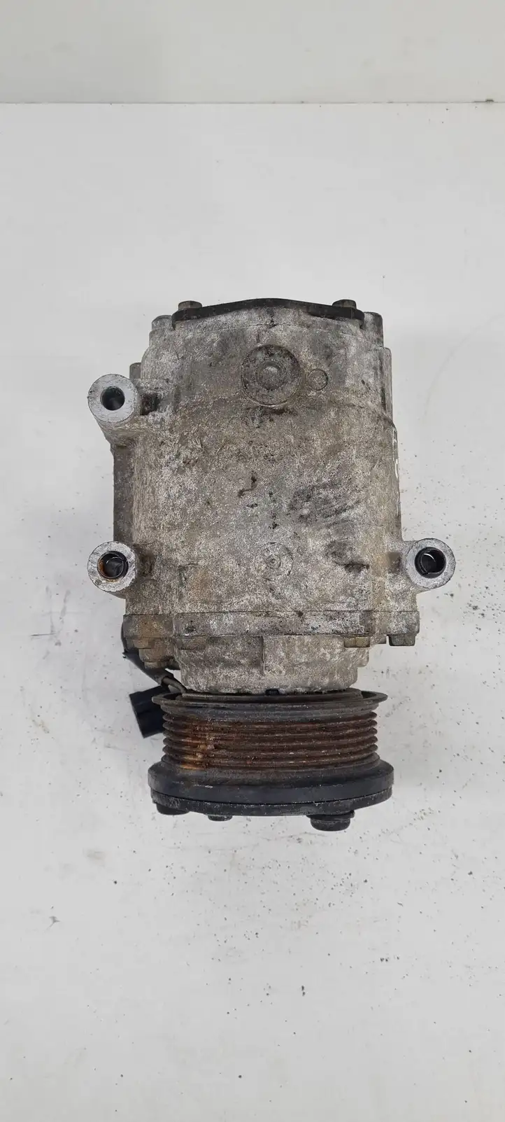 Ford Fiesta (2000 - 2005) 2S6H19D629AA Компрессор (насос) кондиционера воздуха — фото 2