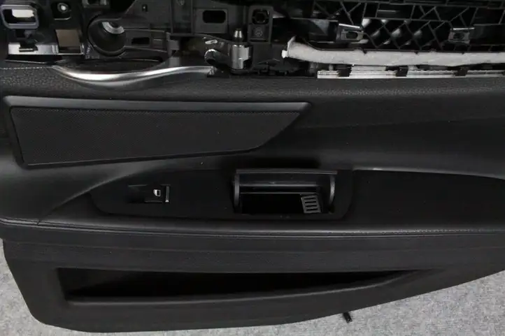 BMW 7 F01 (2008 - 2016) Обшивка задней двери — фото 8