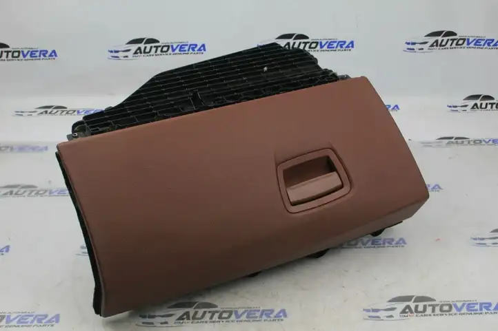 BMW 5 F10 F11 (2009 - 2016) 9166683 Вещевой ящик — фото 1