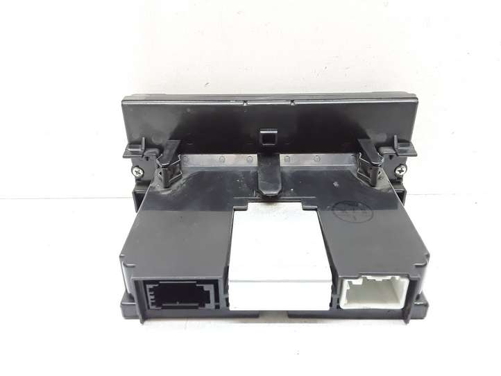 Volvo V50 (2004 - 2008)  30679647 Экран/ дисплей / маленький экран